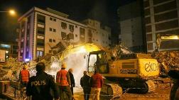 İzmir'de Kontrollü Yıkım Sırasında Bina Çöktü