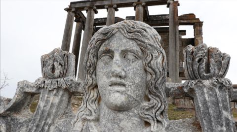 Troya ve Aizanoi'deki Kazılar 5 Bin Yıllık Geçmişe Işık Tutuyor