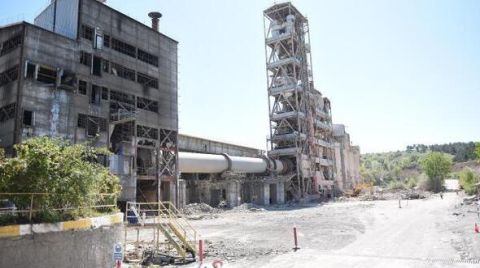 64 Yıllık Çimento Fabrikasının Yıkımına Başlandı