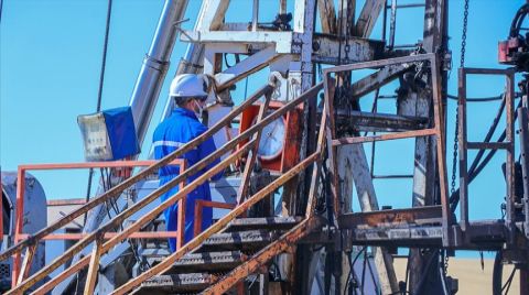 Diyarbakır'da Petrol Keşfedilen Kuyuda Üretim için Çalışma Sürüyor