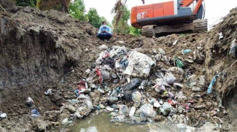 Çöpleri Meraya Gömen Belediyeye Ceza Geldi