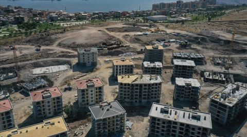 İzmir'de Deprem Konutları Yükseliyor