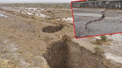 Konya'da Yağmur Sonrası Dev Yarıklar Oluştu 