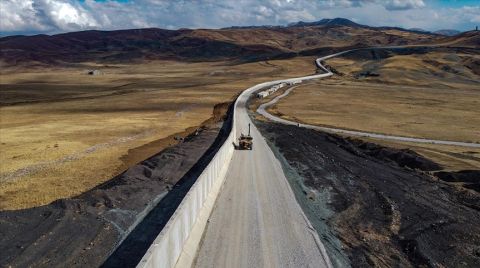 Van-İran Sınırındaki Güvenlik Duvarının 20 Kilometrelik Kısmı Tamamlandı