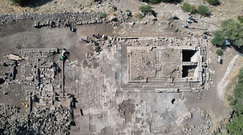 Aigai Antik Kenti'nde Athena Tapınağı'nın Silüeti Ortaya Çıktı