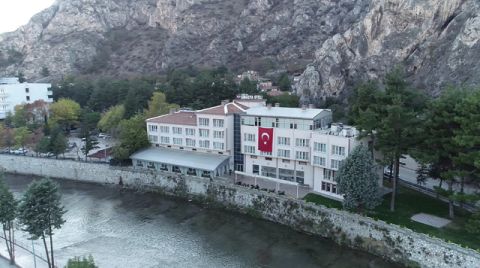 Nehir Manzaralı Otel, Kız Öğrencilere Yurt Oldu