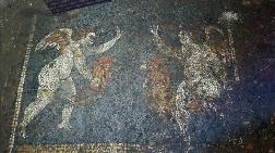 İzmir'de Roma Dönemine Ait İki Mozaik Bulundu