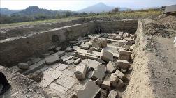 Magnesia Antik Kenti'ndeki 'Zeus Tapınağı' Ortaya Çıkarılıyor