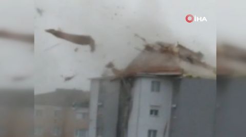 İstanbul’da Çatılar Uçuyor
