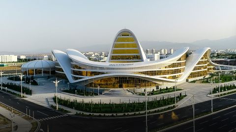Rönesans, Türkmenistan’ın İlk Çok Amaçlı Otel ve İş Merkezi Projesini İnşa Etti