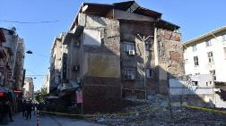 İzmir'de Otel, Kayma Tehlikesi Nedeniyle Tahliye Edildi