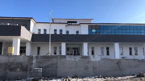 Belediye Devlet Hastanesi İnşaatını Mühürledi