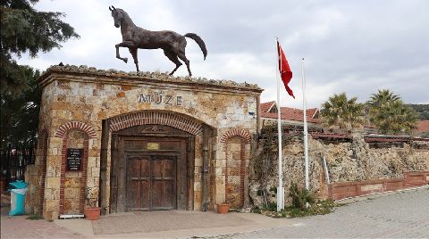 Otel Binasından Dönüştürülen Müze, Zamanda Yolculuğa Çıkarıyor