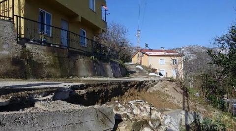 Yağmur Yağdığında Evlerini Terk Ediyorlar
