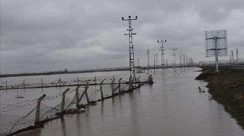 Kars Çayı Taştı, Ev ve Tarım Arazilerini Su Bastı