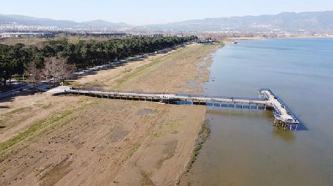 İznik Gölü'nde Su Seviyesi Düşüyor