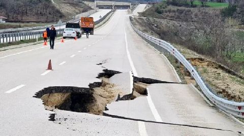 100 Yıl Ömrü Olacağı Söylenen Yol Bitmeden Çöktü