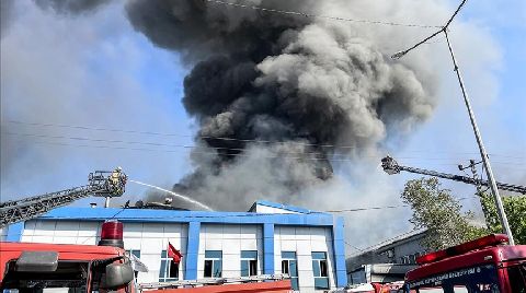 Arnavutköy'de 2 Fabrikada Yangın