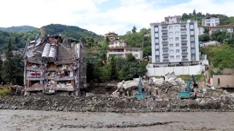 Selde Yıkılan Apartmanın Müteahhidine Tahliye