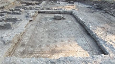 Bergama'da 1800 Yıllık Mozaik Bulundu
