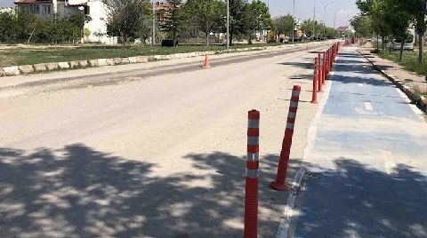 10 Milyona Yapılan Bisiklet Yolu 1 Yıl Geçmeden Söküldü