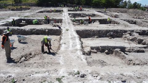 Kale Projesi Kazılarında Sivas'ın Tarihi Araştırılıyor