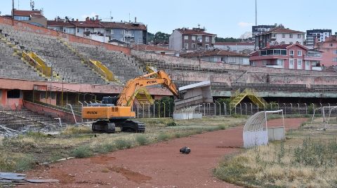 Cebeci Stadyumu Alanına Yapılacak Millet Bahçesi Planlarının Yürütmesi Durduruldu