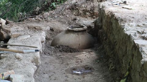 Düzce'de Antik Kentteki Kazılarda Toprak Küp Bulundu