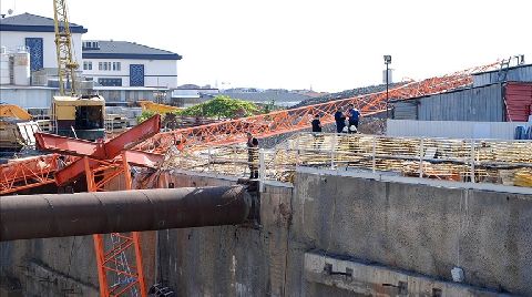 Metro İnşaatında Kule Vinç Devrildi