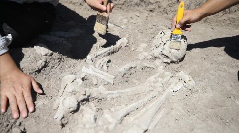 Domuztepe’de 7 Bin 600 Yıllık Kadın İskeleti Bulundu