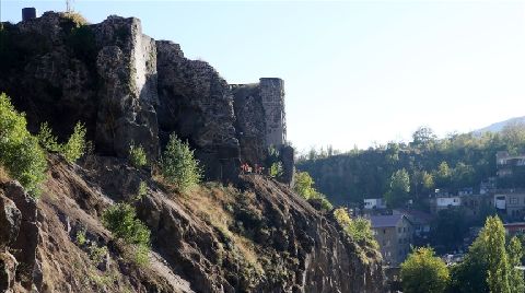 Bitlis Kalesi'nin Kuzey Surları Restore Ediliyor