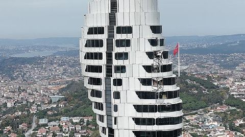 Vinçten Düşen Parçalar Çamlıca Kulesi'nin Cephesinde Hasar Oluşturdu