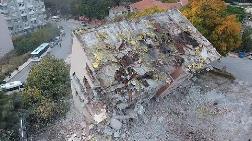 Sinop'ta Yıkımı Sırasında Yan Yatan Bina Çöktü