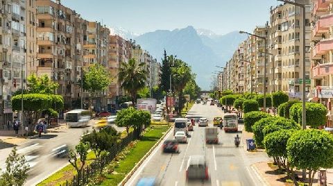 Antalya’da Satılan Her Üç Konuttan Birini Yabancılar Aldı