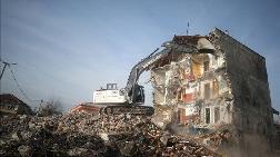 Düzce'de Ağır Hasarlı 5 Bina Yıkıldı
