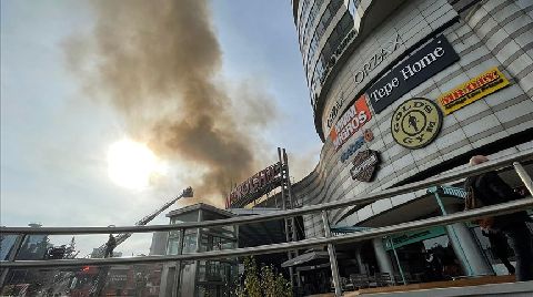 İstanbul'da AVM Yangını