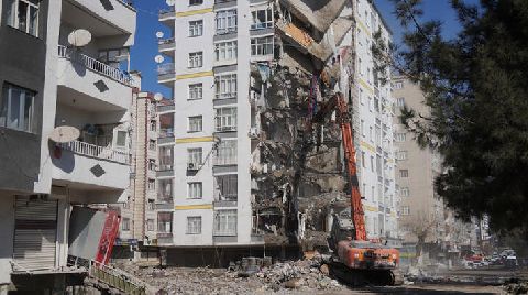 Diyarbakır'da Ağır Hasarlı Binalarda Kontrollü Yıkım