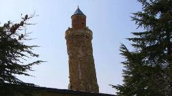 870 Yıllık Eğri Minare, 3 Büyük Depremde de Ayakta Kaldı
