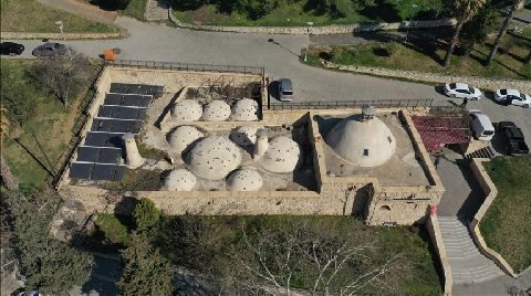 Depremde Hasar Görmeyen Tarihi Hamam Hizmete Devam Ediyor