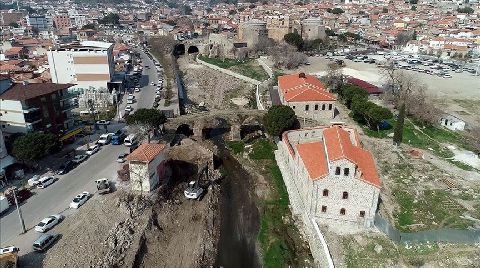 Bergama'daki Antik Kanalda Restorasyon Çalışmaları Sürüyor