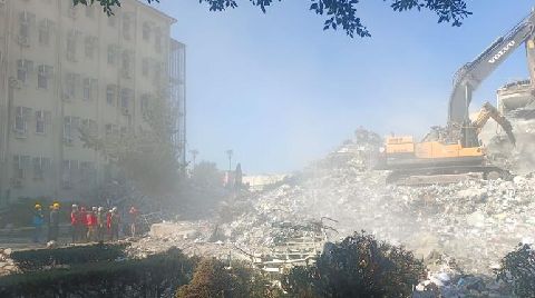 Yıkılan Hastanenin Müteahhidi ve Fenni Mesulü Hakkında Yakalama Kararı