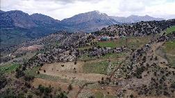 Kahramanmaraş'ta Kopan Kaya Parçalarının Zarar Verdiği Mahallede Önlem Alınıyor