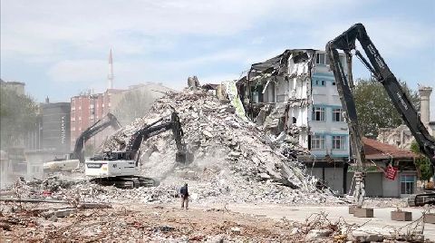 Malatya'da Yıkık ve Acil Yıkılacak 6 Bin 442 Yapının Enkazı Kaldırıldı