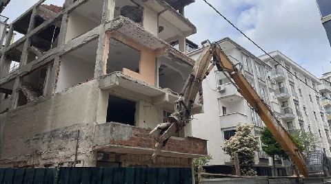 Ümraniye'de Kentsel Dönüşüm Kapsamında Yıkım Çalışmaları Başladı