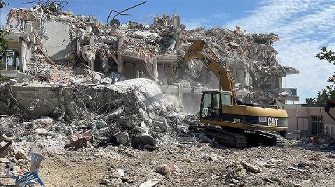 “Bilinçsiz Moloz Kaldırma Çalışmaları Hatay Halkına Eziyete Dönüşüyor”