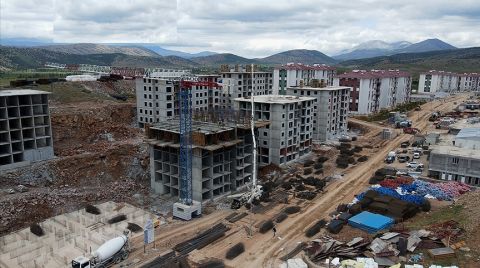 Depremlerden Etkilenen İllerde 180 Bin Konutun Yapımı Sürüyor