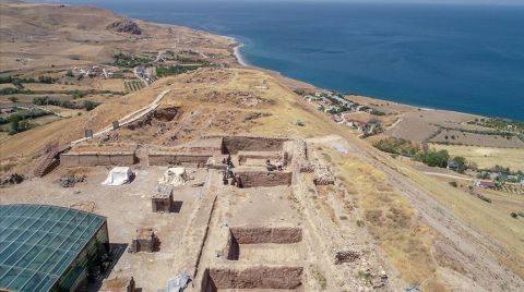 Ayanis Kalesi'ndeki Kazılar Urartular Dönemine Işık Tutuyor