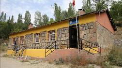 Bitlis'te "Mobil Onarım Ekibi" Köy Okullarını Onarıyor