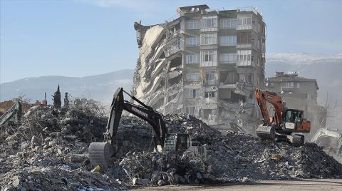 Japon Deprem Uzmanı Asmolen Tavan Tehlikesine Dikkat Çekti