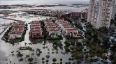 İzmir'de Deniz Taştı, Sokaklar Su Altında Kaldı